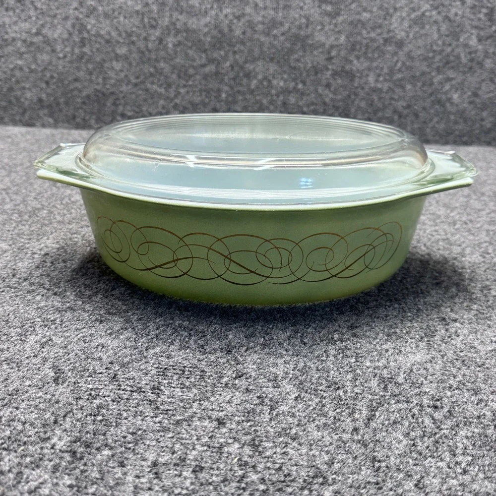 Pyrex Casserole Dish 2.5 QT Verde Green Gold Filigree MCM 045 Vintage Bakeware